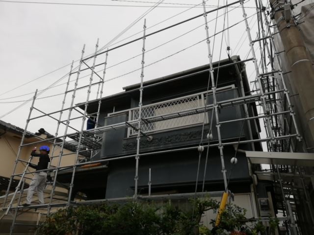 加古川市の塗装足場の作業写真