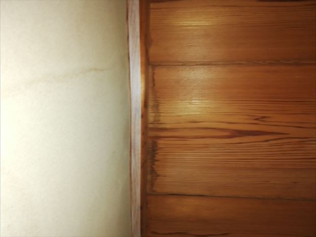 姫路市夢前町の天井の雨漏りの様子