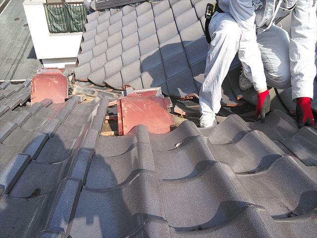 夢前町の谷板金工事の為の瓦撤去