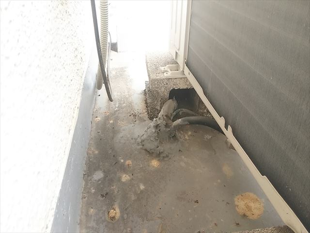 姫路市のバルコニー面の配管