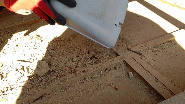 屋根裏清掃