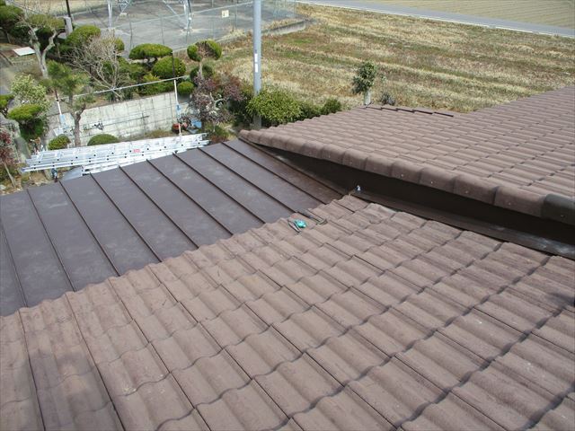 加西市のガルバリウム葺き替え完工