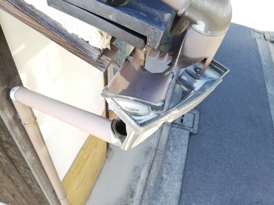 姫路市で車で壊れた上戸の集水器