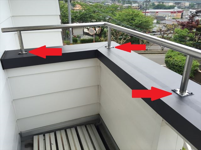 バルコニー　ベランダ　雨漏り　笠木