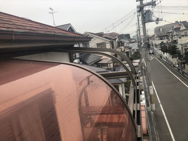 和泉市　ポリカ飛散