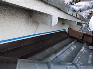 板金　コーキング養生