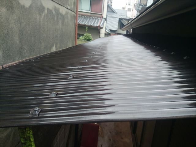 波板　張り替え完了