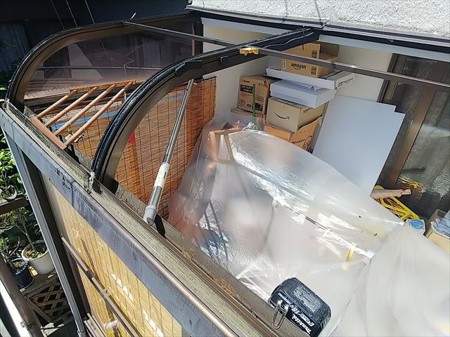 既存アクリル板撤去
