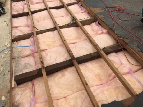 グラスウール敷込