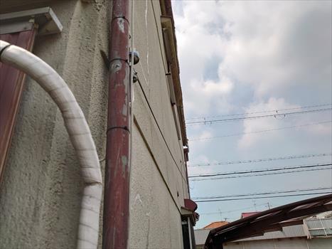 竪樋　劣化　変色