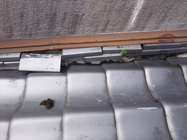 雨漏り部瓦状況