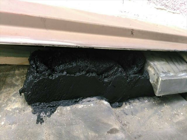 壁際のし瓦復旧