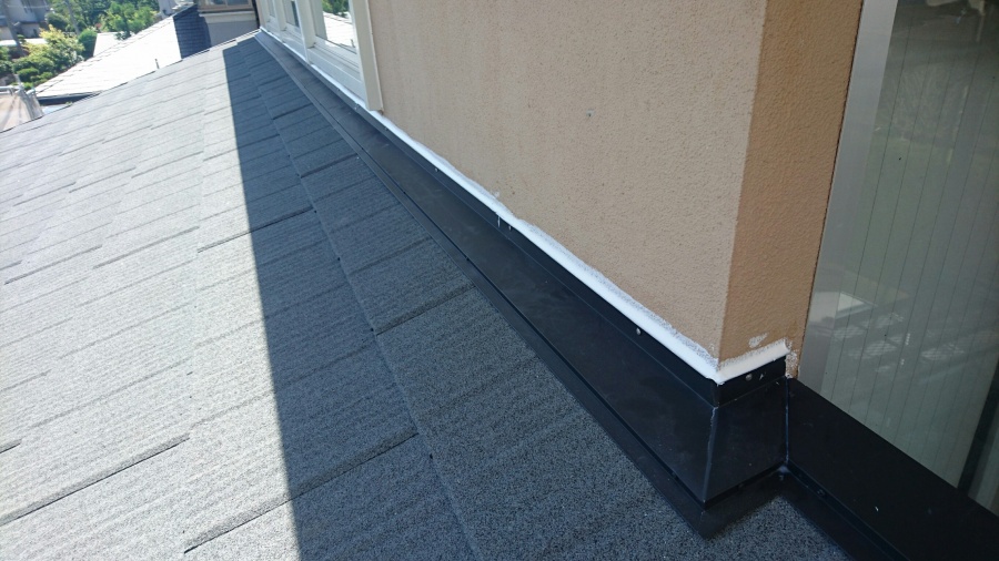 屋根水切り・シール仕上げ