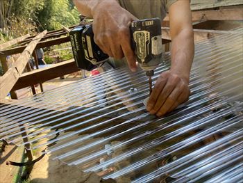 新規　波板　張替中