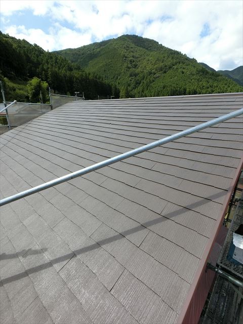 屋根塗装　中塗り完了