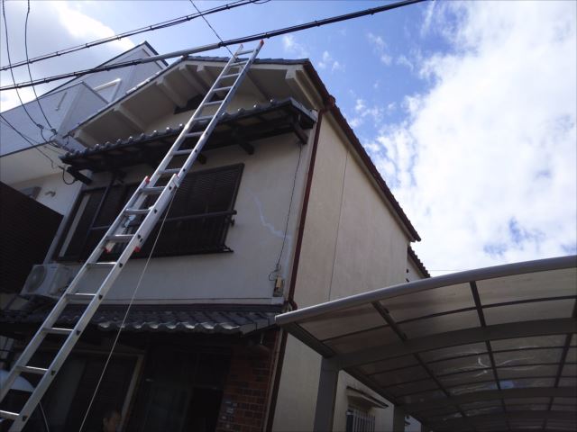 建物全景　梯子設置状況