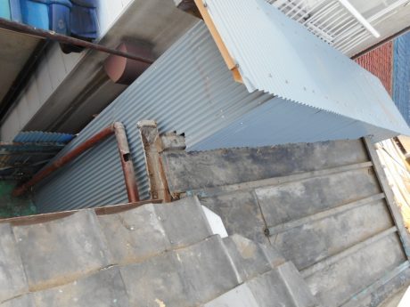 ベランダ側波鉄板完了