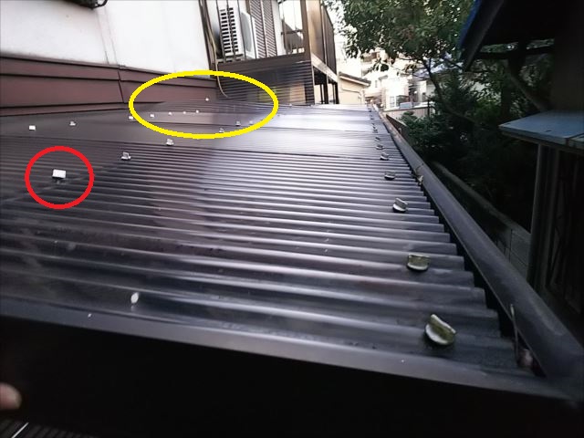 波板　浮き　フック外れ