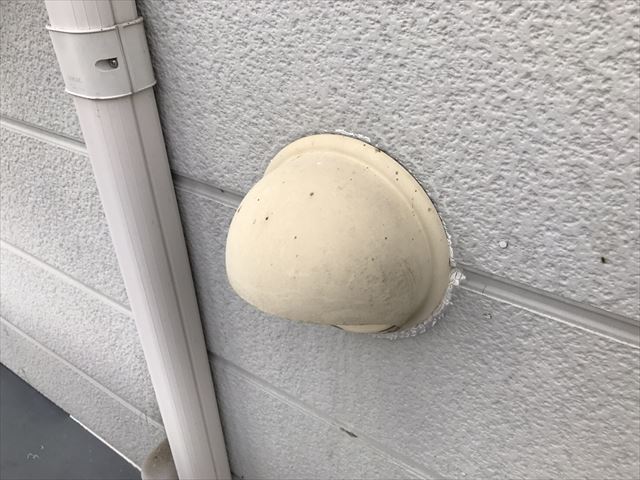 外壁塗装　ベントキャップ廻りコーキング打ち替え前