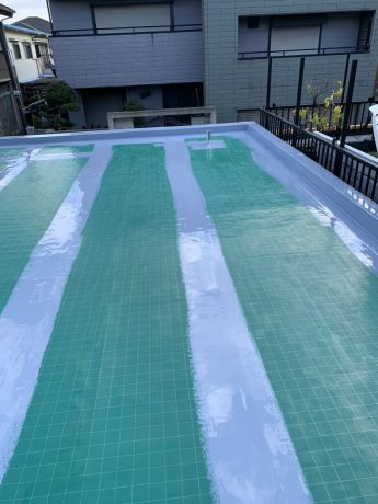 脱気筒設置と目地他中塗