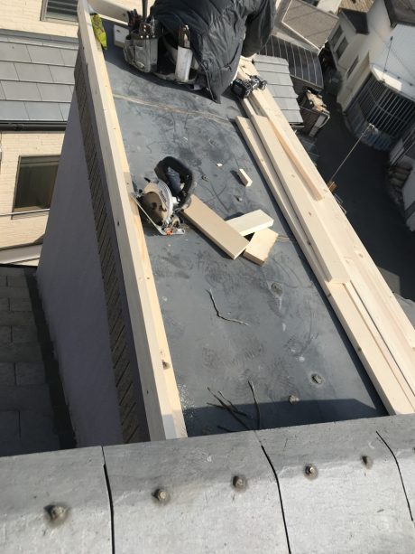 下地骨組み施工中