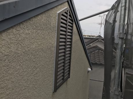 小屋裏換気シール完了