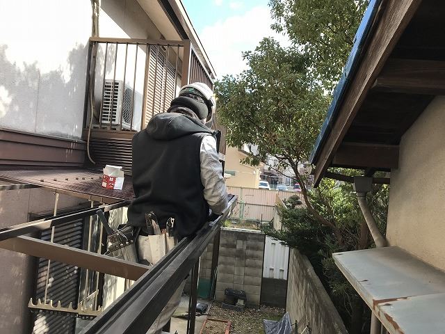 波板　張り付け
