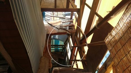 ベランダから大屋根に設置した階段