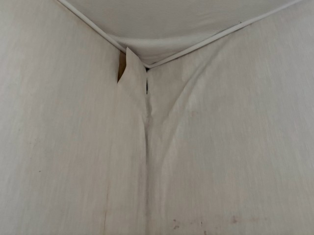 クロスめくれ