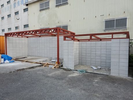 屋根下地鉄骨組完了