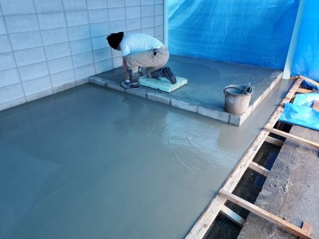 土間コンクリート左官押え状況