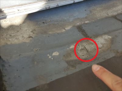 トタン防水部の穴