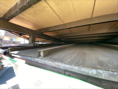 ベランダ下トタン屋根アップ