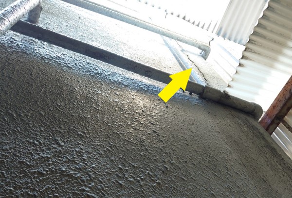 モルタル外壁の割れ