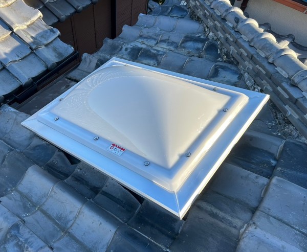 三菱ケミカルインフラテックのドーム型トップライト