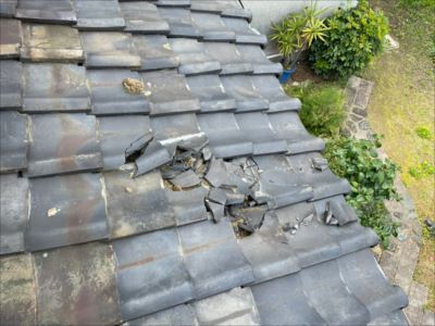 下屋瓦破損個所