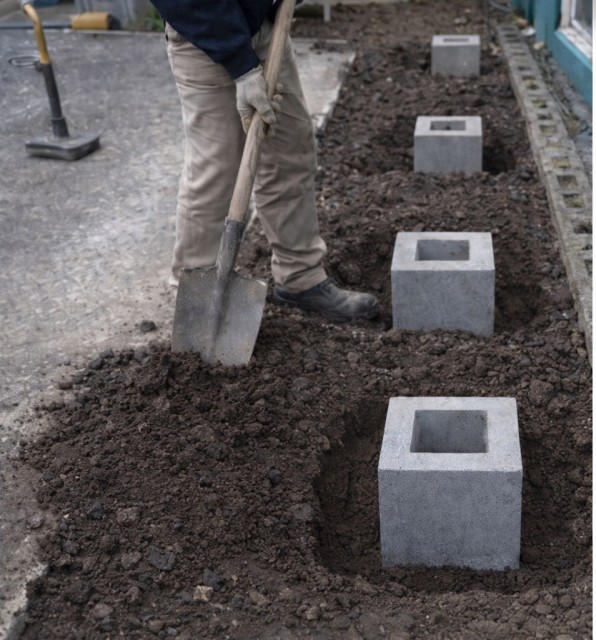 基礎ブロック 穴を掘る
