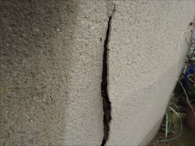 外壁 割れ