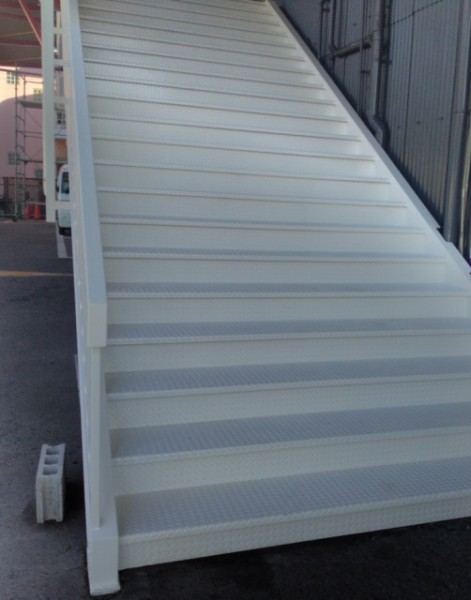 外階段塗装が完了