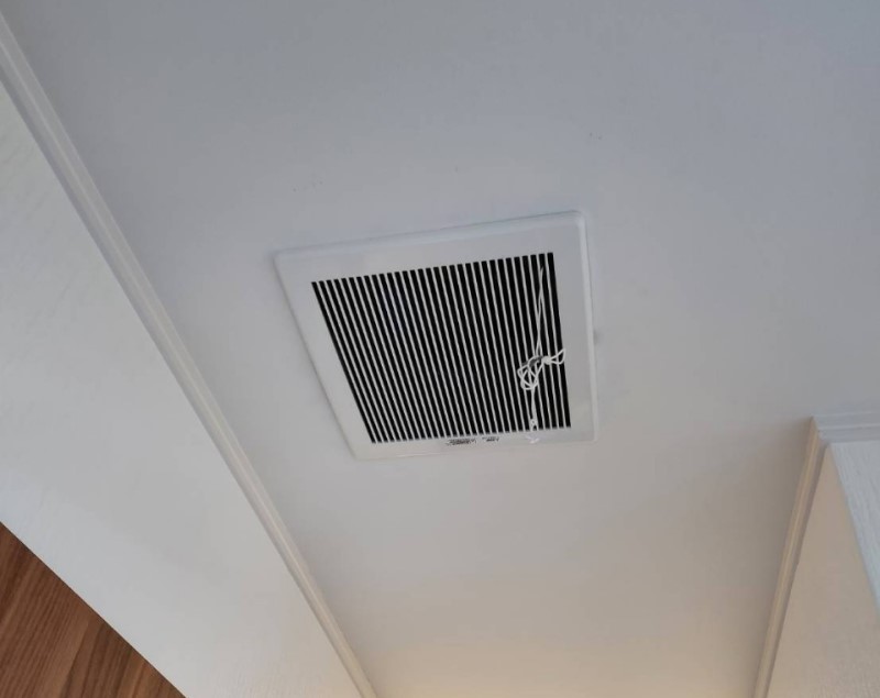 屋根裏点検口取り付け