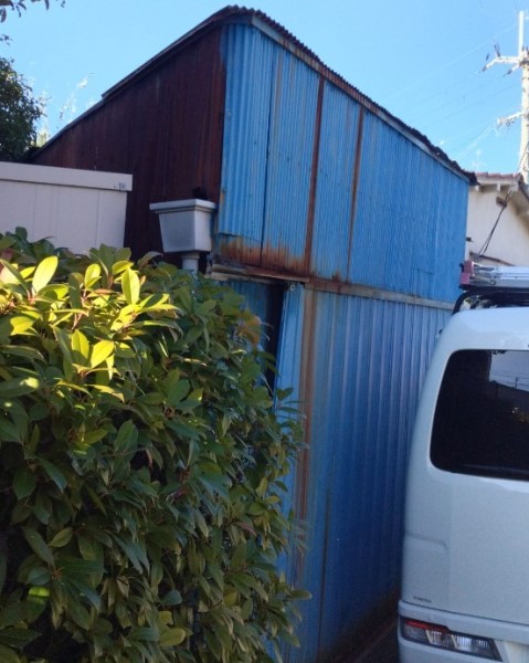 強風で波トタンが飛散したとご相談いただいた物置