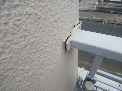 手摺外壁取り合い不良