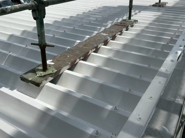 折板屋根塗装後