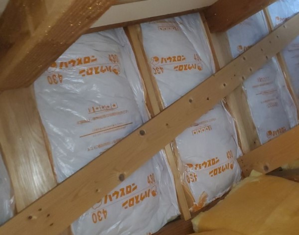 換気不良の屋根裏