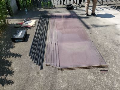 撤去した平板と押縁