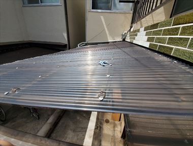 波板張替工事前