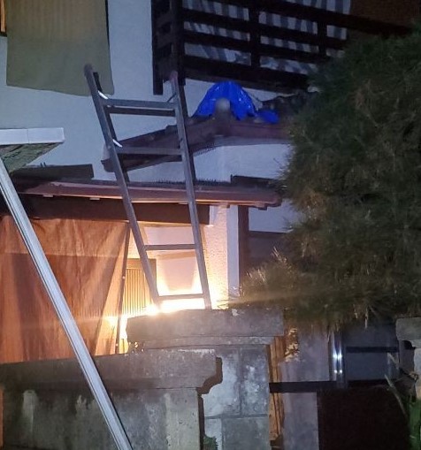 玄関先の鬼瓦を応急処置しました