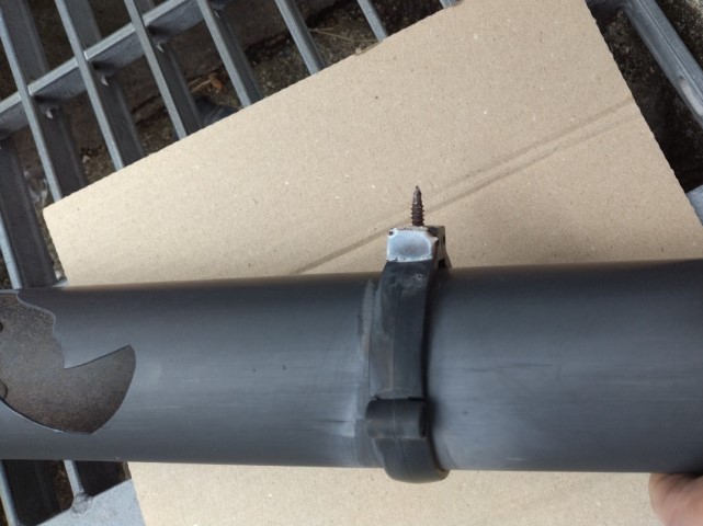 破損・落下した竪樋