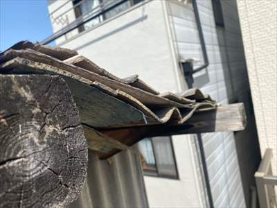 軒裏部分　下地合板　腐食