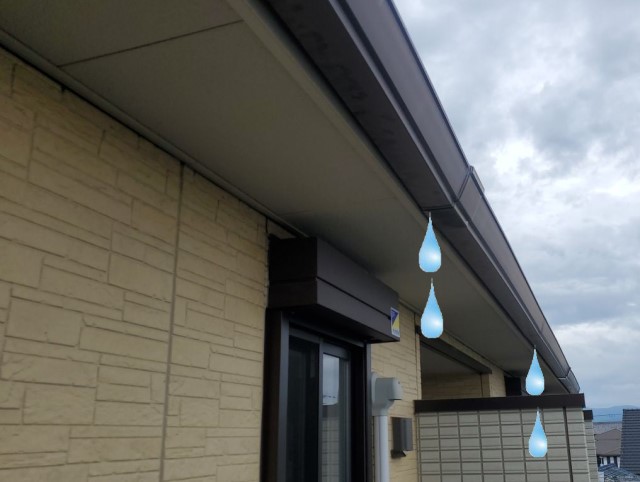 雨樋の継ぎ目から雨漏り